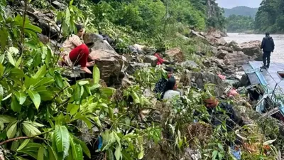 भारतीय यात्रियों को लेकर जा रही बस में अब तक 14 लोगों की मौत