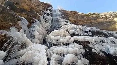 बदरीनाथ में कड़ाके की ठंड  शून्य से नीचे गया तापमान  जम गई इंद्रधारा  केदारनाथ में भी तापमान 5 डिग्री पहुंचा