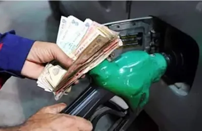 petrol diesel price  सुबह सुबह अपडेट हुए पेट्रोल और डीजल के दाम  यूपी बिहार में हुआ सस्ता  चेक करें नए रेट