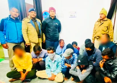 उल्टी पड़ गई चाल  धौलछीना पुलिस टीम ने छापा मार 12 जुआरियों को पकड़ा